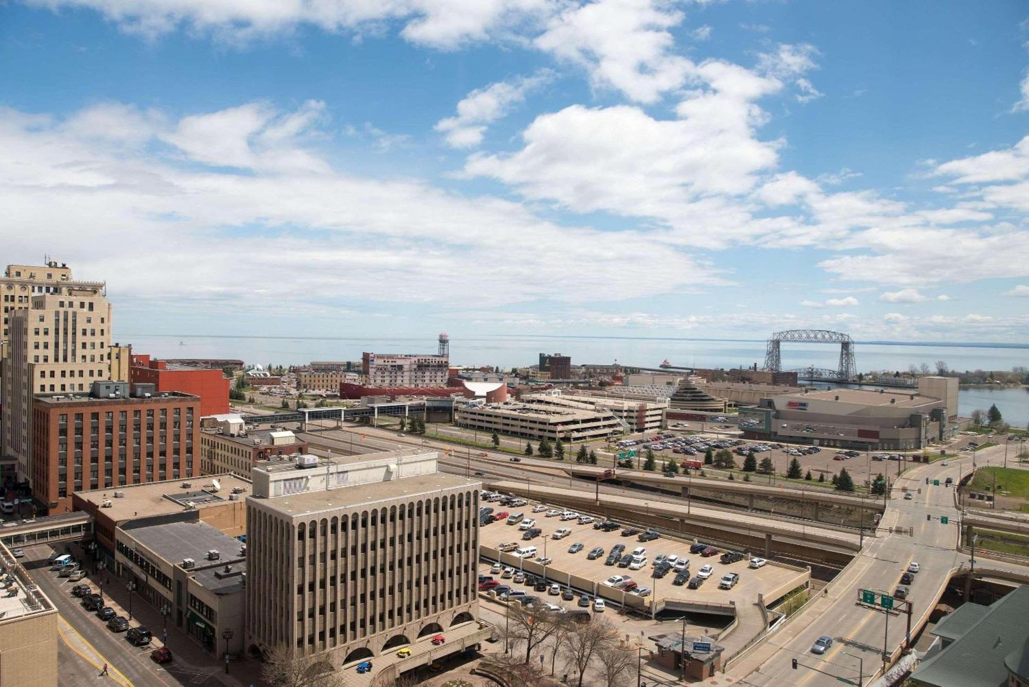 Radisson Hotel Duluth-Harborview Exterior photo